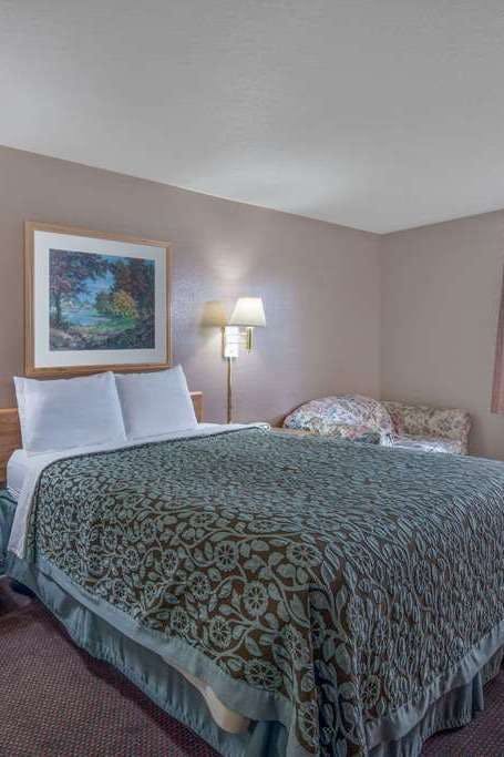 Hotel Days Inn Jamestown photo 2