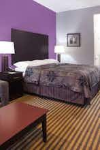 Hotel Super 8 by Wyndham Carthage TX photo 1