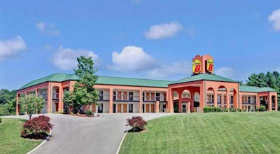 Super 8 by Wyndham Knoxville East
