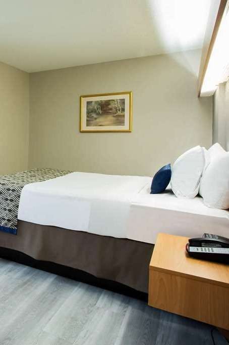 Hotel Microtel Inn & Suites by Wyndham Southern Pines / Pinehurst photo 1