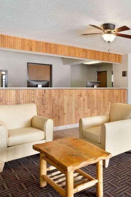 Hotel Super 8 by Wyndham Custer/Crazy Horse Area photo 4