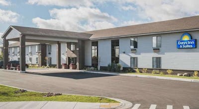 Days Inn and Suites Wausau