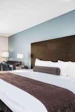 Hotel Days Inn and Suites Wausau photo 1