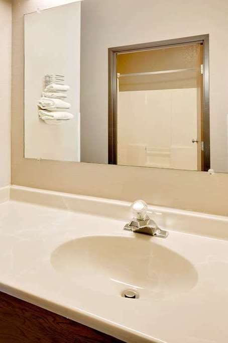 Hotel Super 8 by Wyndham Akron S/Green/Uniontown OH photo 5