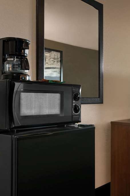 Hotel Super 8 by Wyndham Akron S/Green/Uniontown OH photo 4