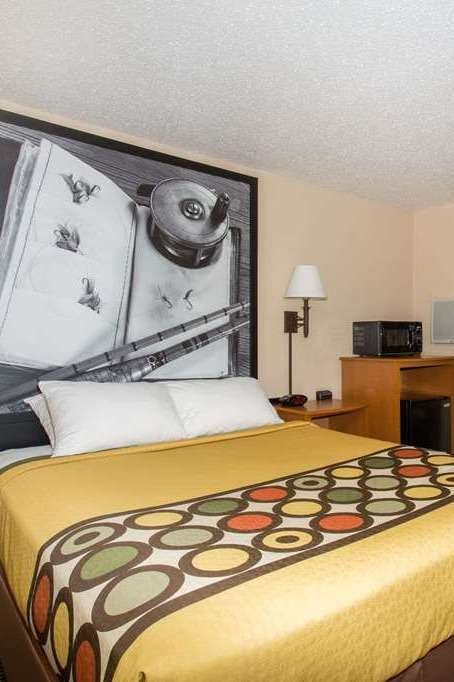 Hotel Super 8 by Wyndham Casper West by the River photo 1