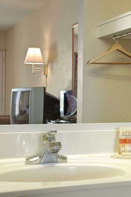 Hotel Days Inn by Wyndham Apple Valley Pigeon Forge/Sevierville photo 4