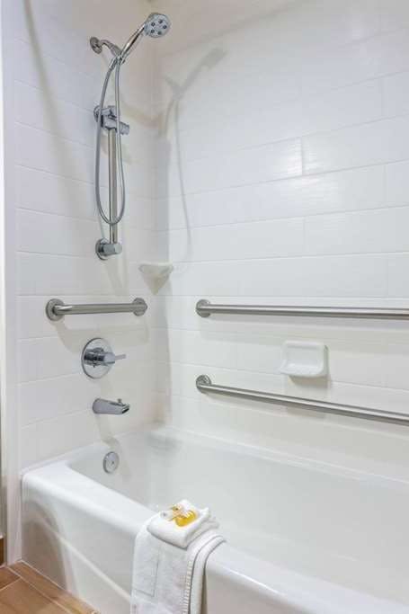 Hotel La Quinta Inn & Suites by Wyndham College Station South photo 4