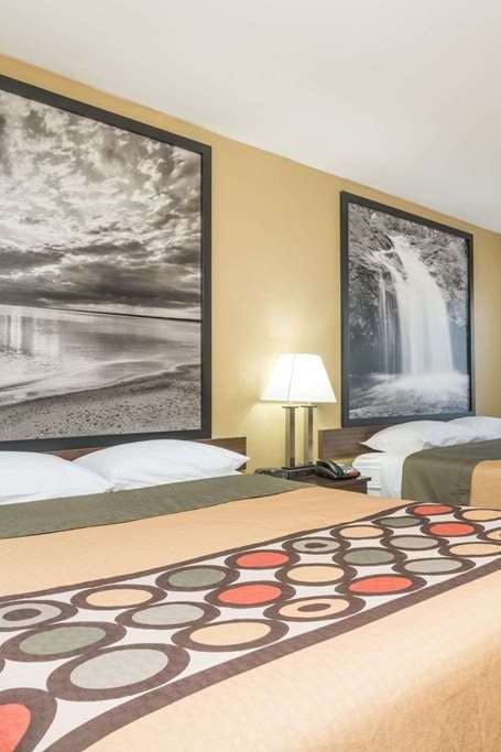 Hotel Super 8 by Wyndham Rice Lake photo 2