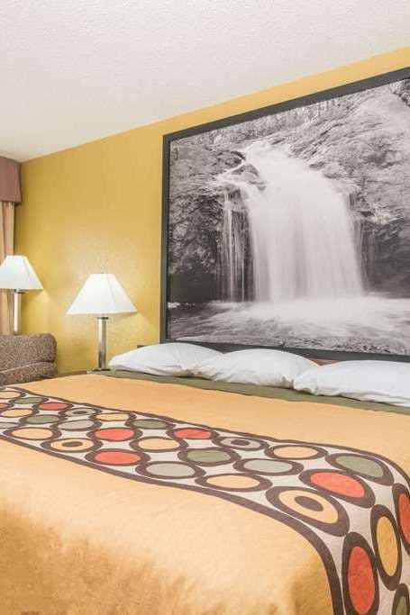 Hotel Super 8 by Wyndham Rice Lake photo 1