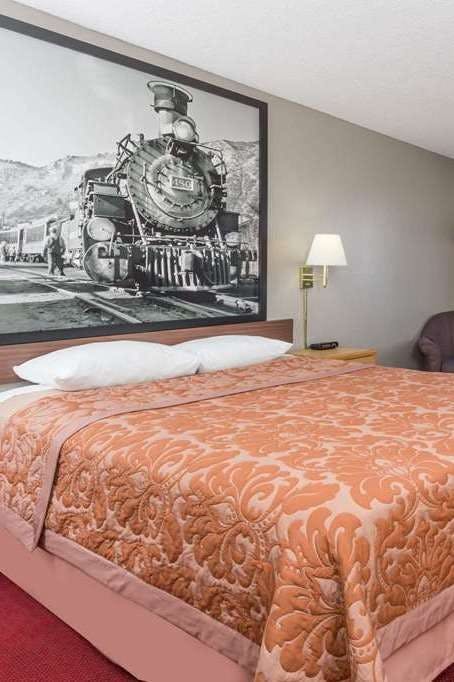 Hotel Super 8 by Wyndham Grand Junction Colorado photo 1