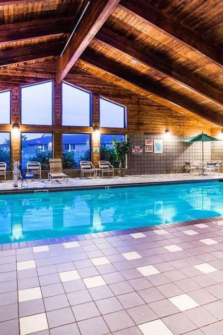 Hotel AmericInn by Wyndham Menomonie photo 3