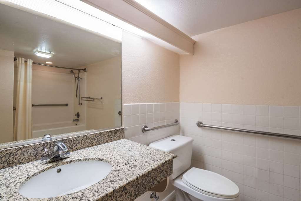 Hotel Days Inn by Wyndham Killeen Fort Hood photo 3