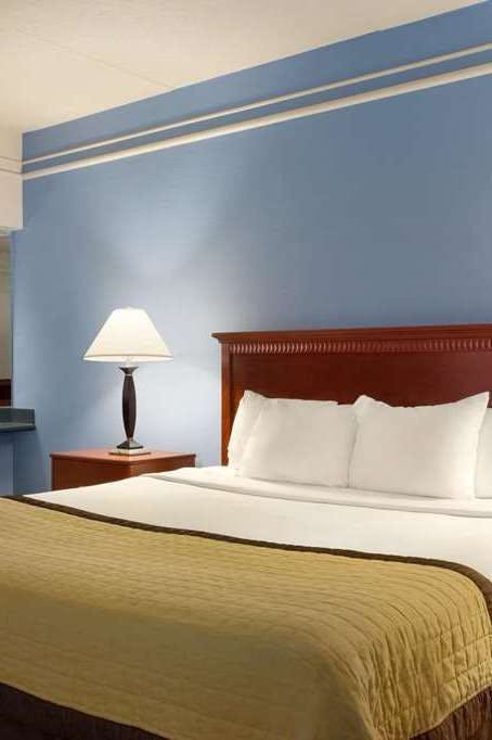 Hotel Ramada by Wyndham Fargo photo 1