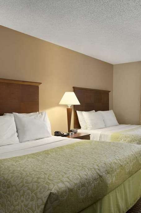 Hotel Days Inn & Suites by Wyndham Gunnison photo 1