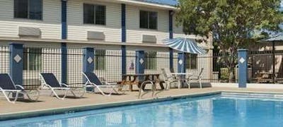 Days Inn and Suites Laredo