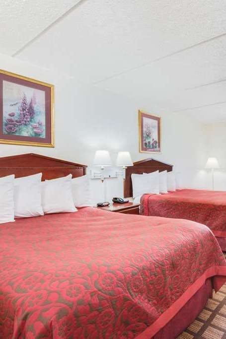 Hotel Days Inn & Suites by Wyndham Laredo photo 2