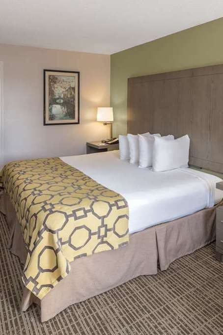 Hotel Baymont by Wyndham Cleveland photo 1