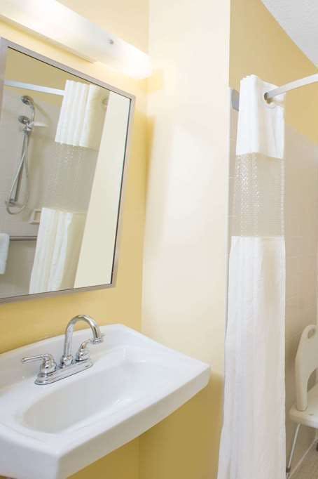 Hotel Days Inn by Wyndham Grand Island photo 5