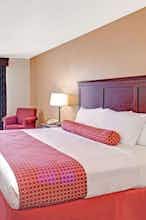 Hotel Baymont Inn and Suite Kennesaw photo 3