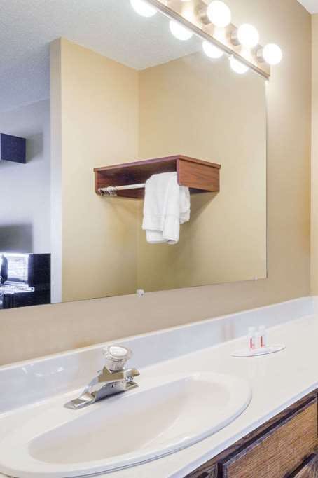 Hotel Baymont Florence Muscle Shoals photo 5
