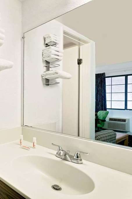 Hotel Days Inn & Suites by Wyndham Needles photo 5