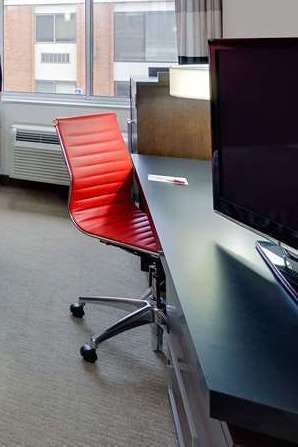 Hotel Ramada by Wyndham Marquette photo 4