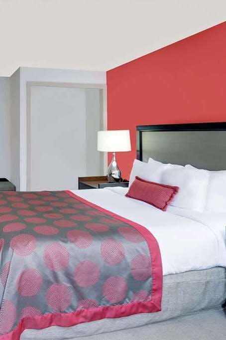 Hotel Ramada by Wyndham Marquette photo 1