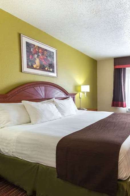 Hotel Baymont I S Louisville East photo 1