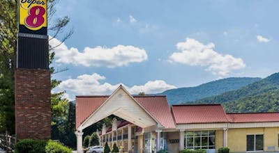 Super 8 by Wyndham Caryville TN