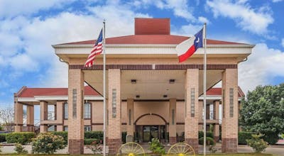 Days Inn by Wyndham Granbury