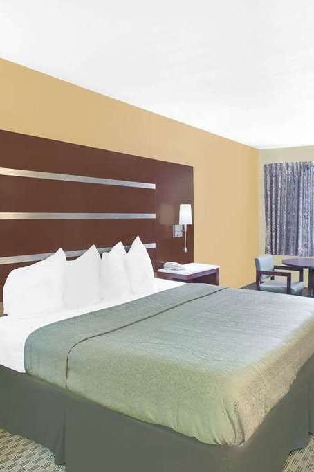 Hotel Days Inn by Wyndham Fayetteville photo 1