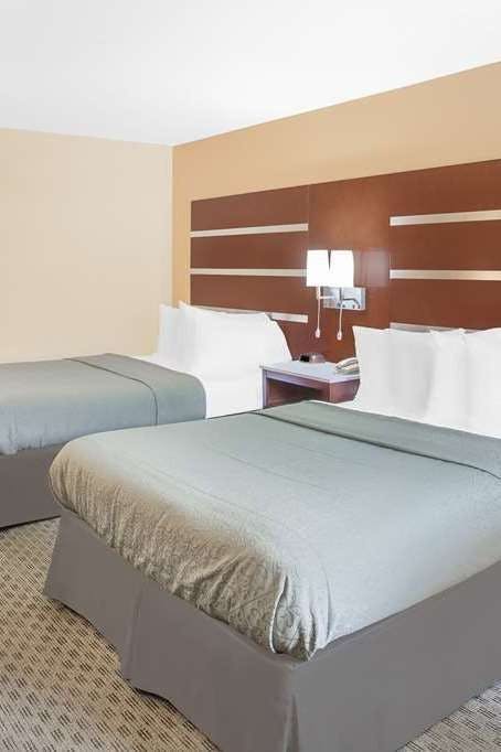 Hotel Days Inn by Wyndham Fayetteville photo 3