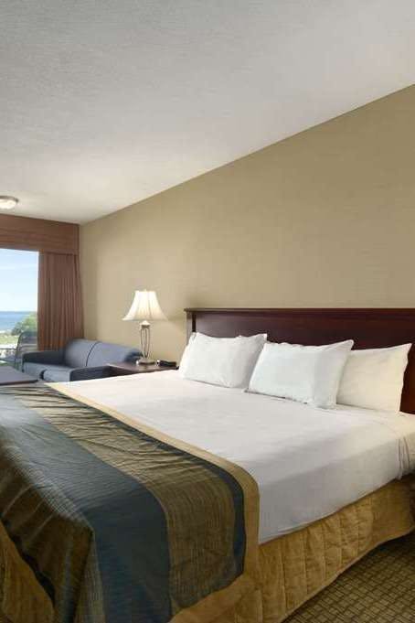 Hotel Ramada Jordan Stn BeacnHrbside photo 1