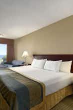 Hotel Ramada Jordan Stn BeacnHrbside photo 1