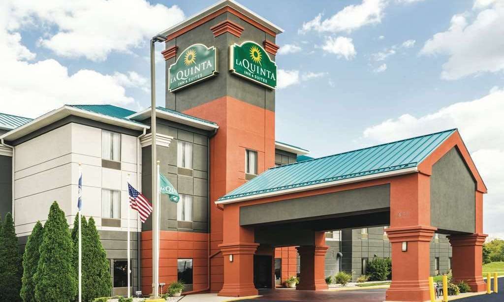 La Quinta Inn & Suites by Wyndham Louisville East