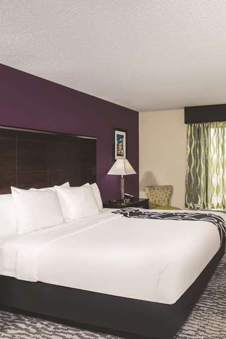Hotel La Quinta Inn & Suites by Wyndham Louisville East photo 1
