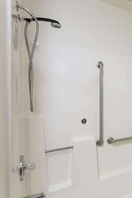 Hotel Super 8 by Wyndham Hot Springs photo 4