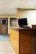 Hotel Super 8 by Wyndham Hot Springs photo 3