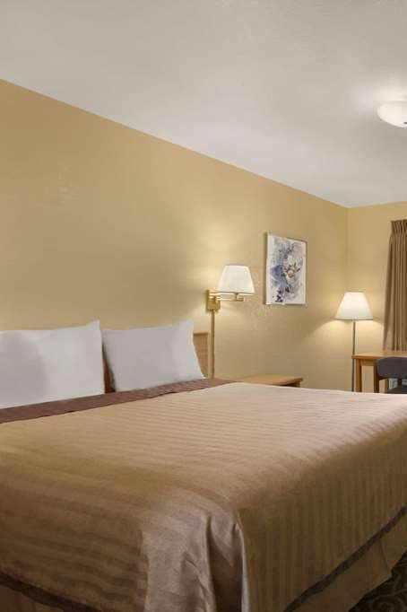 Hotel Travelodge by Wyndham Wenatchee photo 1