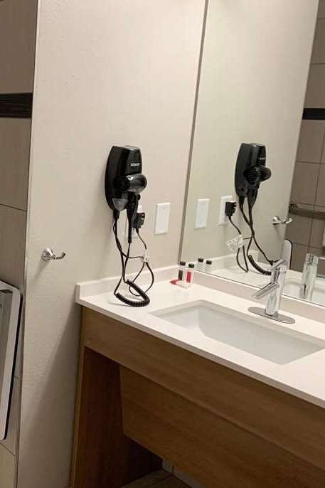 Hotel Microtel Inn & Suites by Wyndham Fountain/Fort Carson photo 5