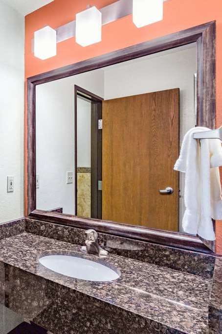 Hotel AmericInn by Wyndham Virginia photo 4