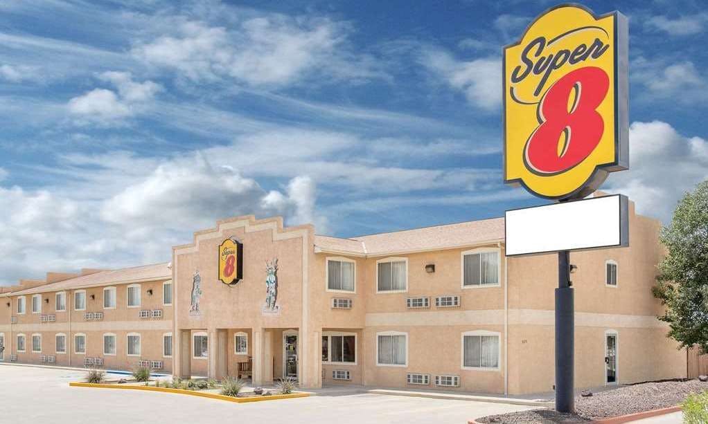 Super 8 by Wyndham Bloomfield