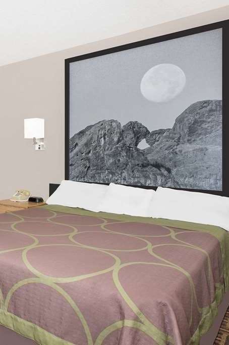 Hotel Super 8 by Wyndham Bloomfield photo 1