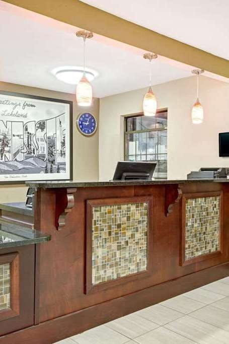 Hotel Super 8 by Wyndham Lakeland photo 5