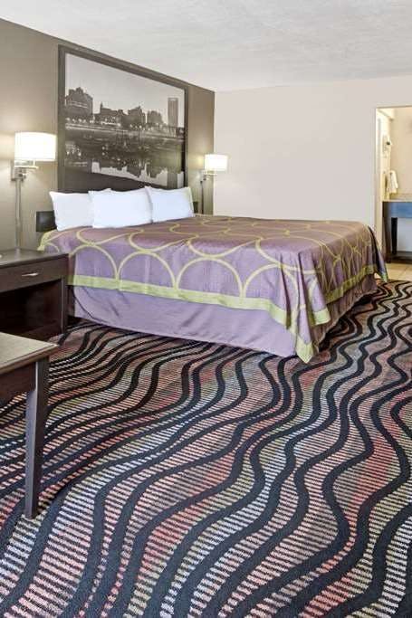 Hotel Super 8 by Wyndham Lakeland photo 1