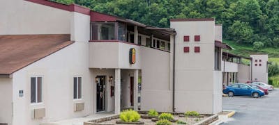 Super 8 Bridgeport