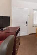 Hotel Super 8 by Wyndham Monterey photo 3