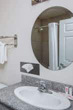 Hotel Super 8 by Wyndham Monterey photo 5