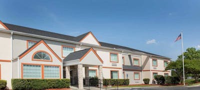Microtel Inn & Suites by Wyndham Columbia/Fort Jackson N